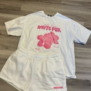 White Fox Boutique White and Pink Short Sleeve Tee